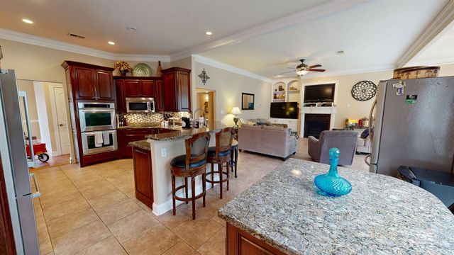 8465 BELMOR LAKES DR, Olive Branch, MS 38654