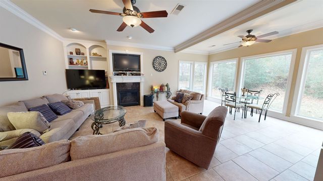 8465 BELMOR LAKES DR, Olive Branch, MS 38654