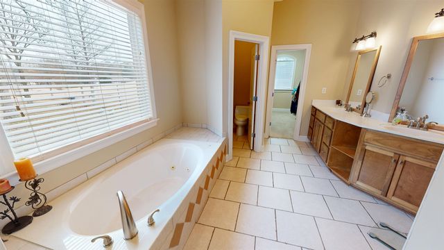 8465 BELMOR LAKES DR, Olive Branch, MS 38654