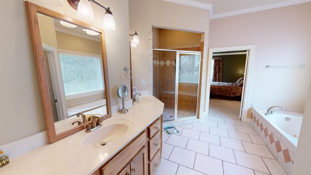 8465 BELMOR LAKES DR, Olive Branch, MS 38654