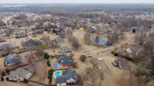 8465 BELMOR LAKES DR, Olive Branch, MS 38654