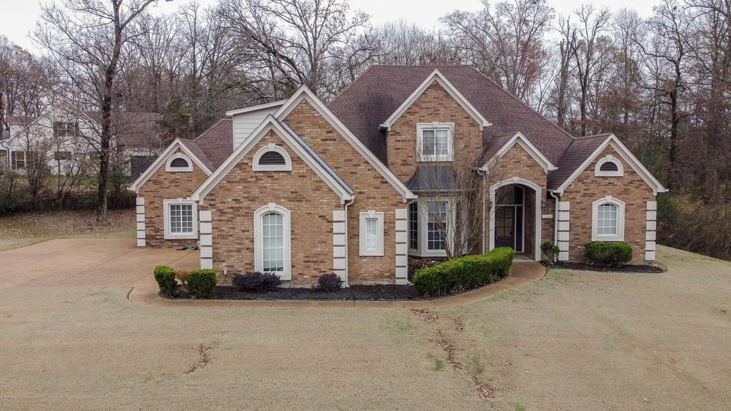 8465 BELMOR LAKES DR, Olive Branch, MS 38654