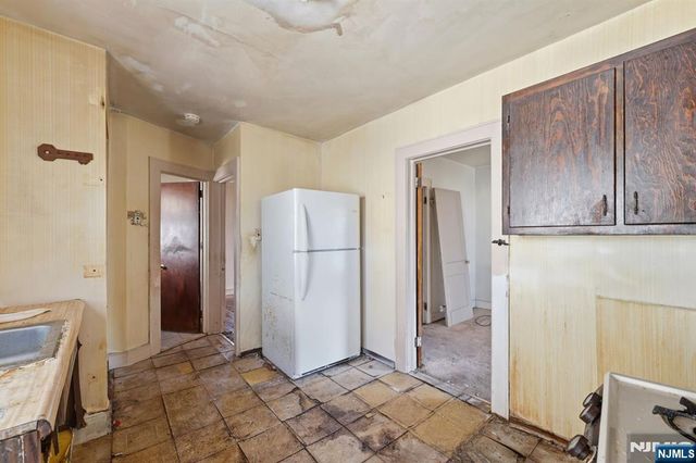 1024 Julia Street, Elizabeth, NJ 07201