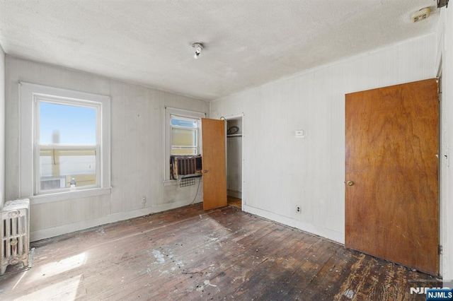 1024 Julia Street, Elizabeth, NJ 07201