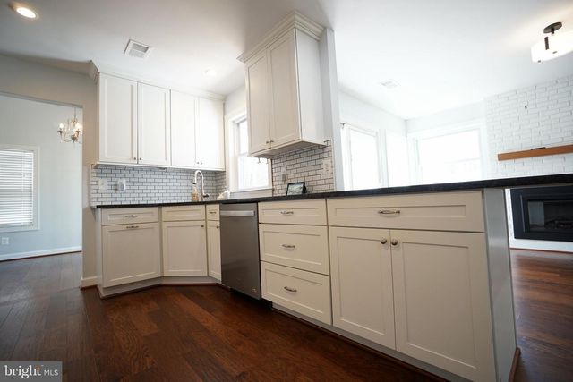 322 SUGARLAND RUN DR, Sterling, VA 20164