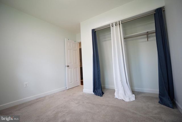 322 SUGARLAND RUN DR, Sterling, VA 20164