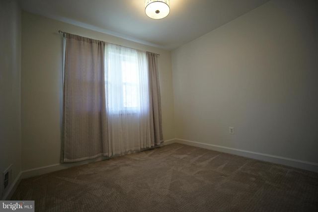 322 SUGARLAND RUN DR, Sterling, VA 20164