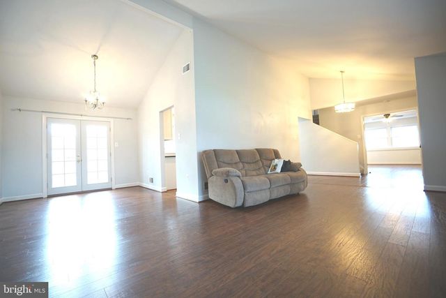 322 SUGARLAND RUN DR, Sterling, VA 20164