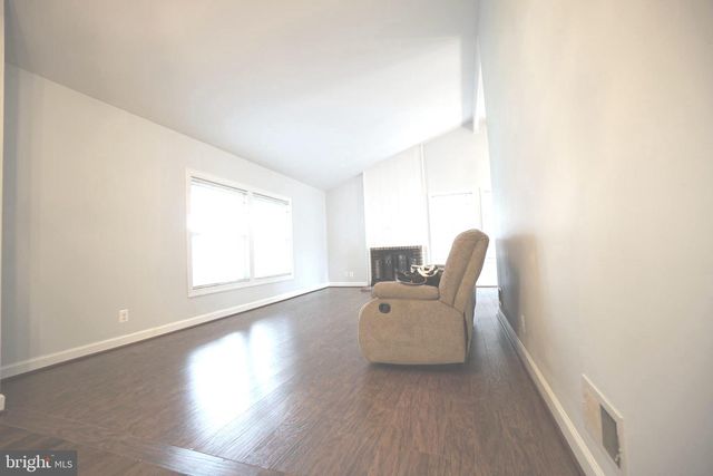 322 SUGARLAND RUN DR, Sterling, VA 20164