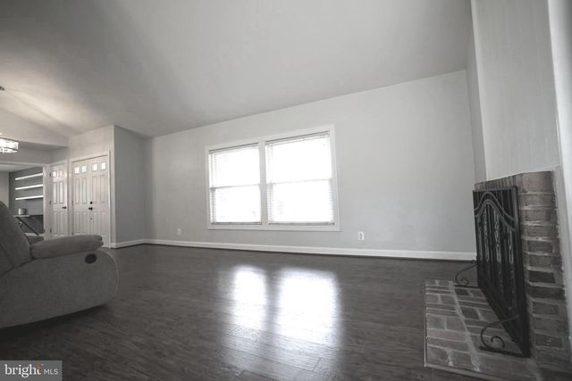 322 SUGARLAND RUN DR, Sterling, VA 20164