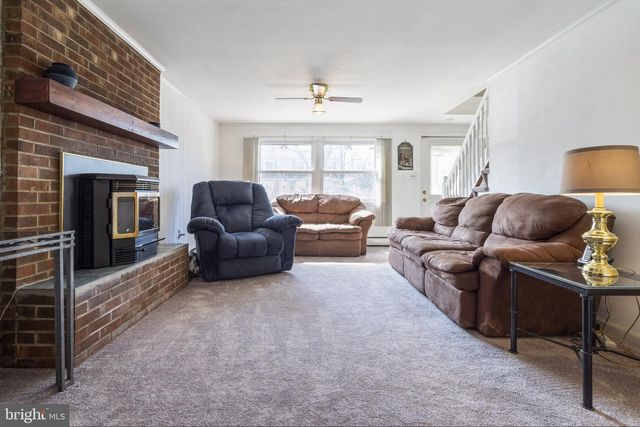 4514 KINGSLEY RD, Woodbridge, VA 22193