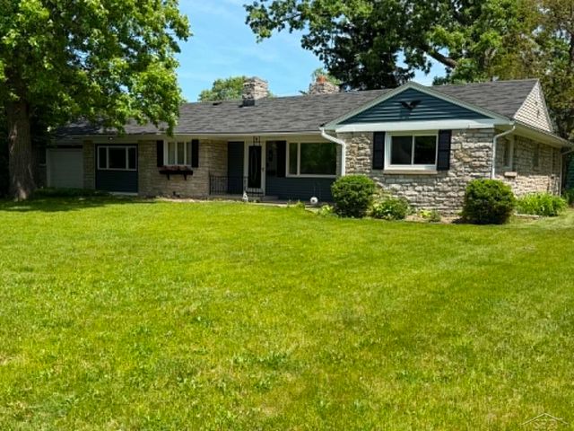 3 Orchard Court, Essexville, MI 48732