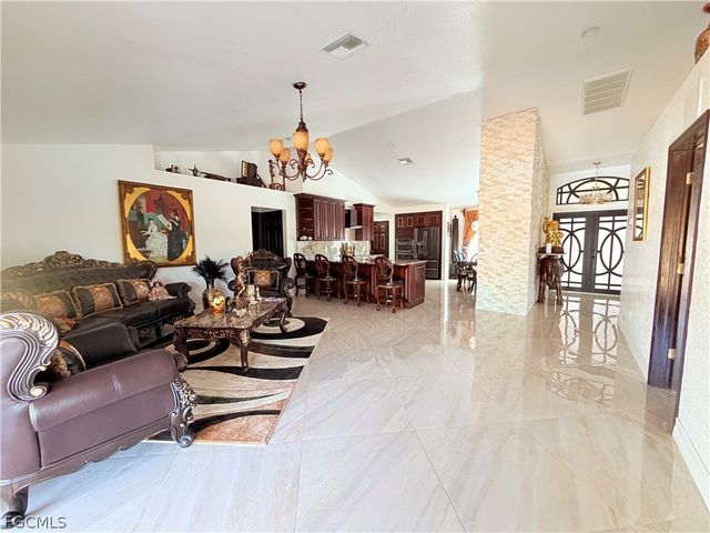 3600 NE 8th PL, Cape Coral, FL 33909