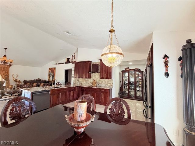 3600 NE 8th PL, Cape Coral, FL 33909