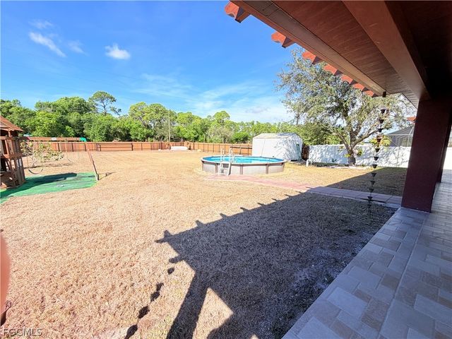 3600 NE 8th PL, Cape Coral, FL 33909