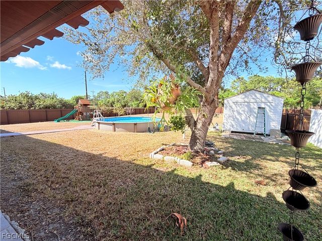 3600 NE 8th PL, Cape Coral, FL 33909