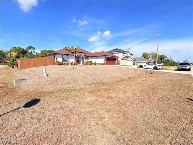 3600 NE 8th PL, Cape Coral, FL 33909