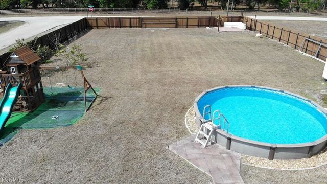 3600 NE 8th PL, Cape Coral, FL 33909