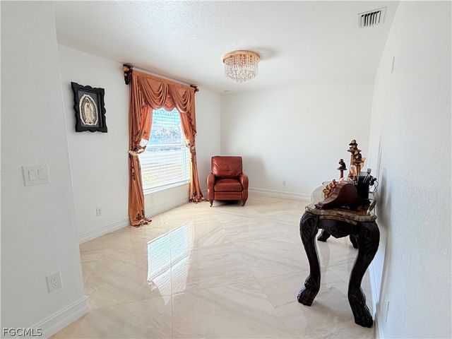 3600 NE 8th PL, Cape Coral, FL 33909