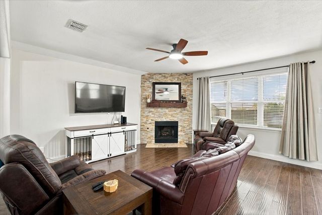 632 Montgomery Drive, Lake Dallas, TX 75065
