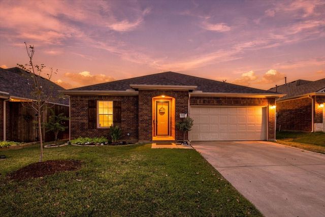 632 Montgomery Drive, Lake Dallas, TX 75065