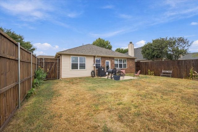 632 Montgomery Drive, Lake Dallas, TX 75065