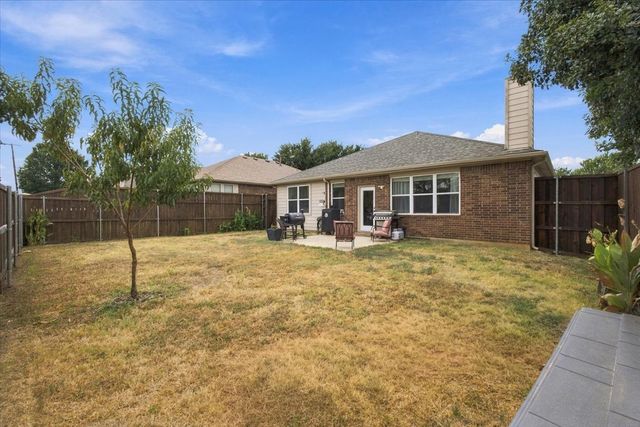 632 Montgomery Drive, Lake Dallas, TX 75065