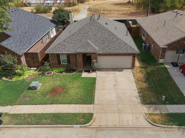632 Montgomery Drive, Lake Dallas, TX 75065