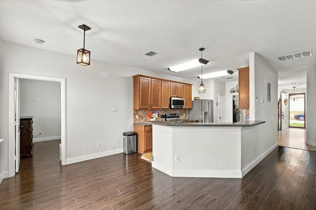632 Montgomery Drive, Lake Dallas, TX 75065