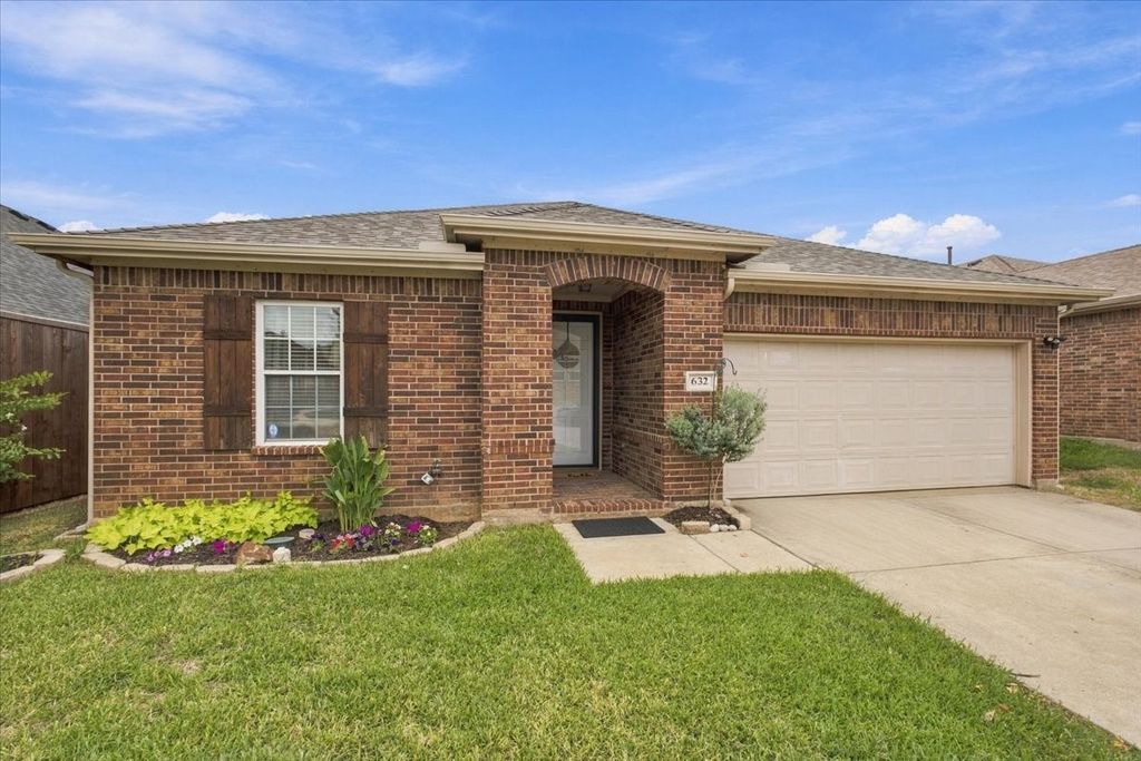 632 Montgomery Drive, Lake Dallas, TX 75065
