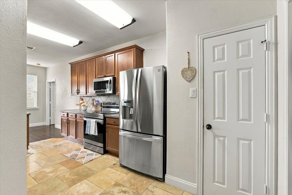 632 Montgomery Drive, Lake Dallas, TX 75065 — photo 5