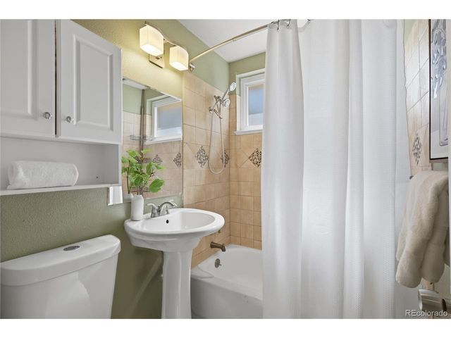 2870 Newport St, Denver, CO 80207
