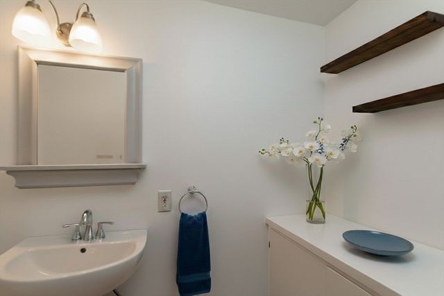 598 Bay Road, Hamilton, MA 01982