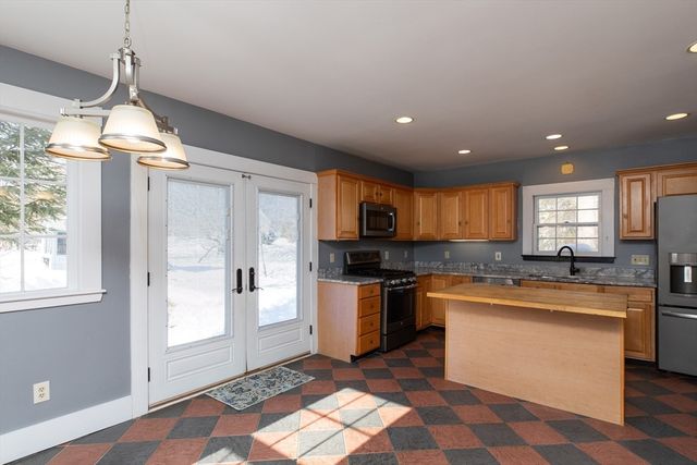 598 Bay Road, Hamilton, MA 01982