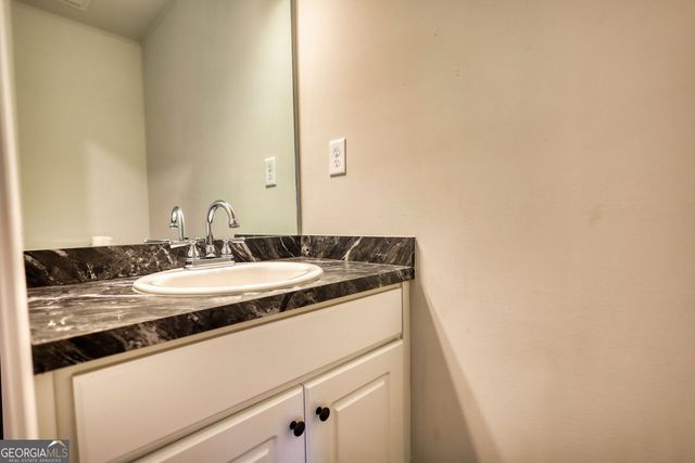 151 Rolling Woods Lane, Hull, GA 30646