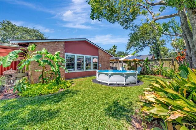 3 Maple Lane, Galveston, TX 77551