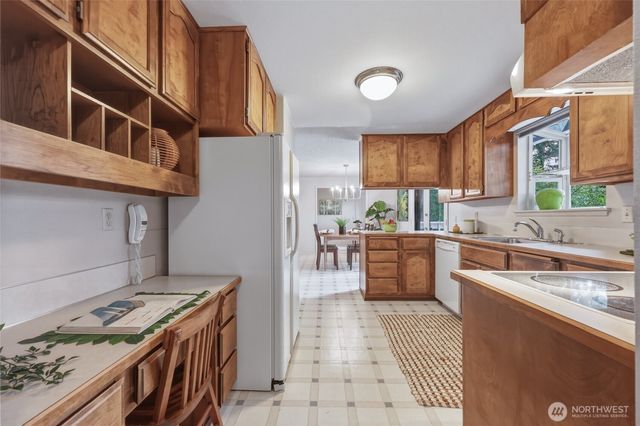 6909 43rd Loop SE, Lacey, WA 98503