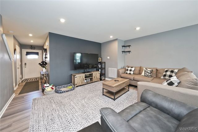 117 South Drive, West Seneca, NY 14218