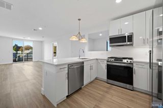 115-117 W 2nd Street 301, Bayonne, NJ 07002
