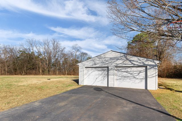 9576 Mullens Rd, Arrington, TN 37014