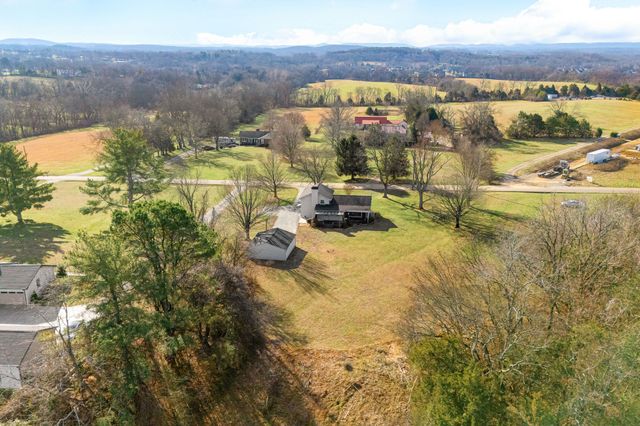 9576 Mullens Rd, Arrington, TN 37014