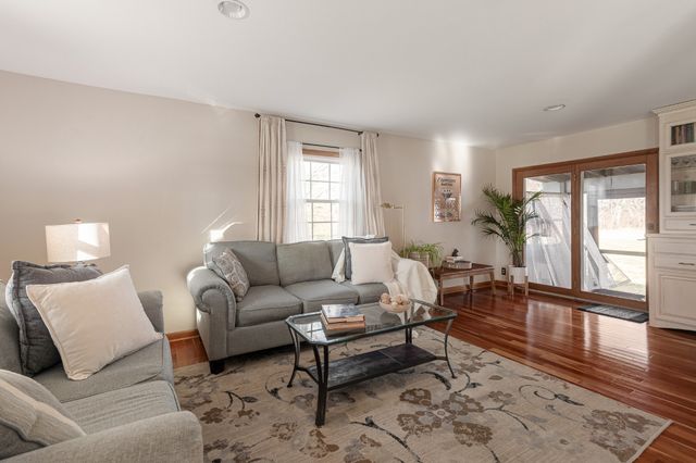 9576 Mullens Rd, Arrington, TN 37014