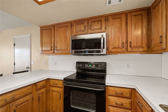 905 Cardinal Drive, Rogers, AR 72756