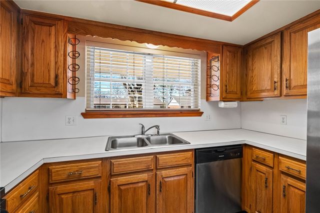 905 Cardinal Drive, Rogers, AR 72756