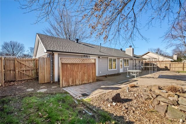 905 Cardinal Drive, Rogers, AR 72756