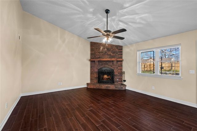 905 Cardinal Drive, Rogers, AR 72756