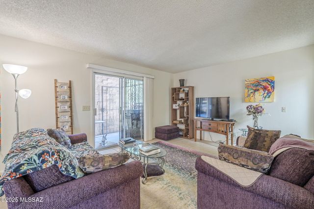 3032 S Sierra Villas Drive, Tucson, AZ 85713