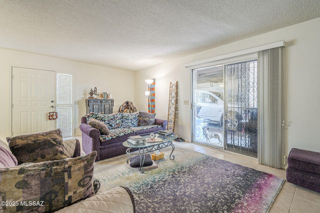 3032 S Sierra Villas Drive, Tucson, AZ 85713