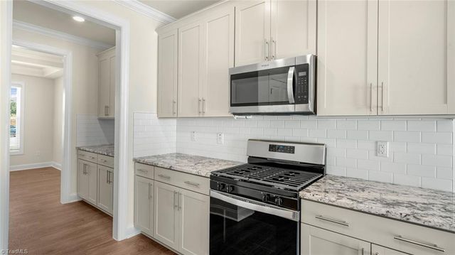 113 Harbor Hill Boulevard, Jamestown, NC 27282