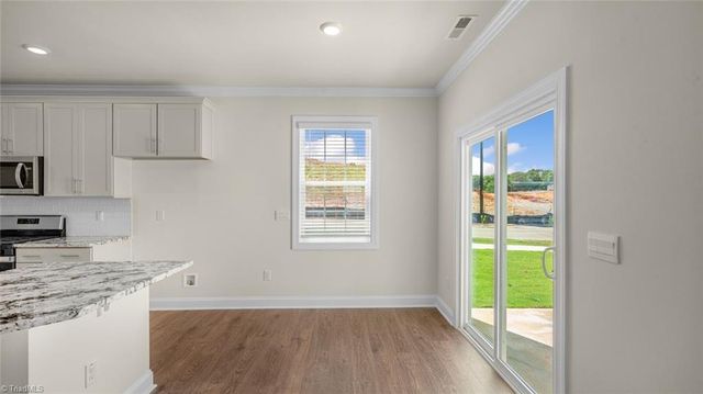 113 Harbor Hill Boulevard, Jamestown, NC 27282